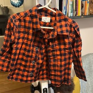 Adorable button up baby shirt! Perfect for winter, dress up or dress down